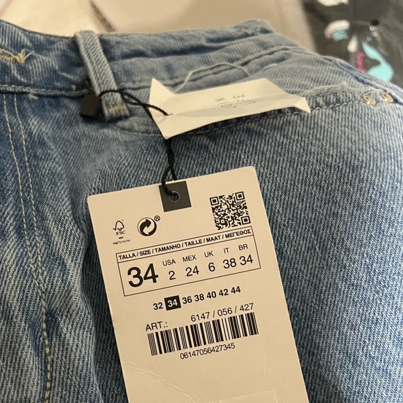 Zara HIGH RISE STRAIGHT JEANS - Picture 3 of 8